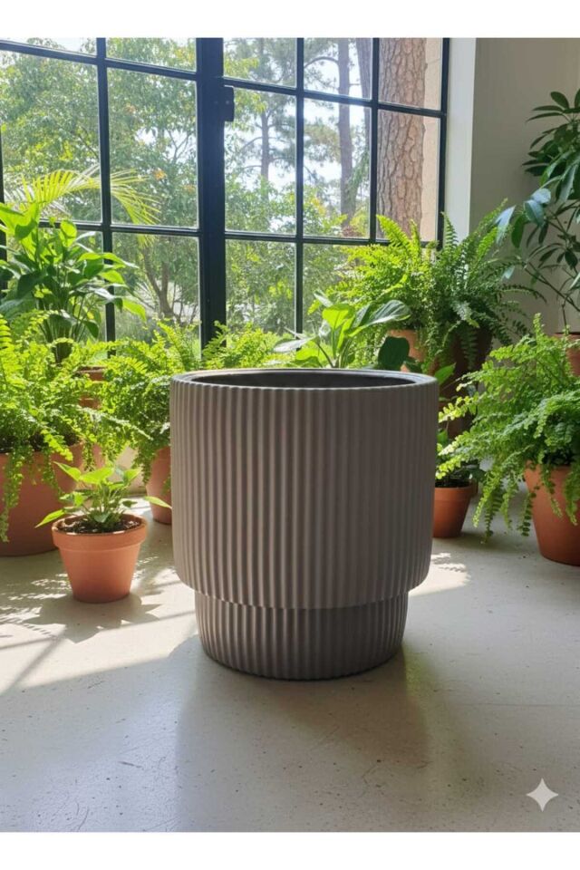 Vega Model Büyük Dekoratif Modern Saksı Ve Vazo 20 Lt ( 31,5 Cm X 32 Cm ) Hazneli Bej